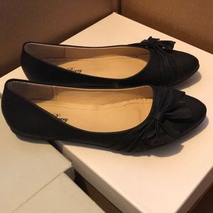 Moving sale🖤 black bow flats